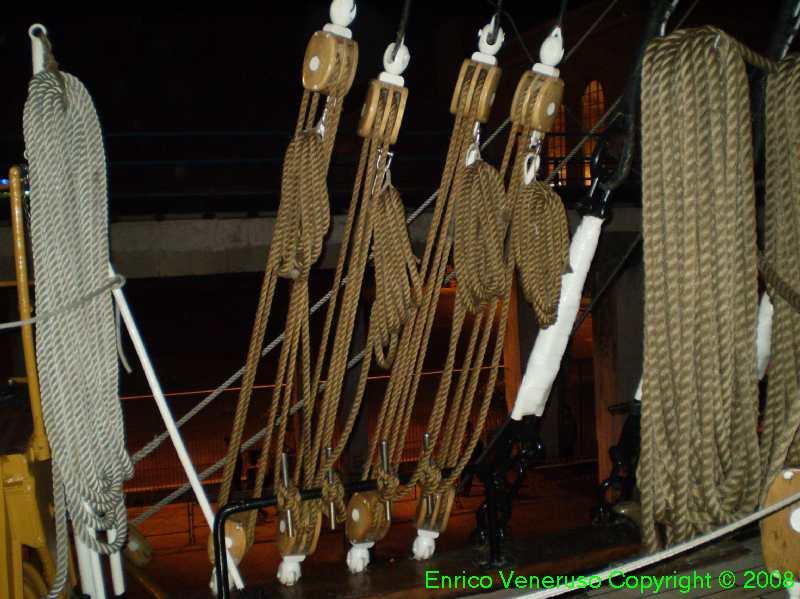 81 - Paranchi - pulley blocks.jpg